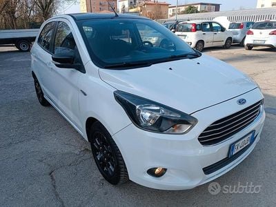 Usata Ford Fiesta Titanium 82 CV (60 kW) 2017 Bianco Berlina