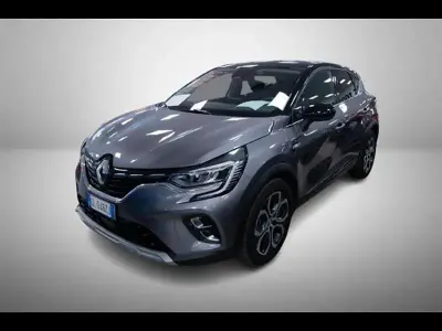 Usata Renault Captur Techno 160 CV (117 kW) 2022 Grigio chiaro SUV