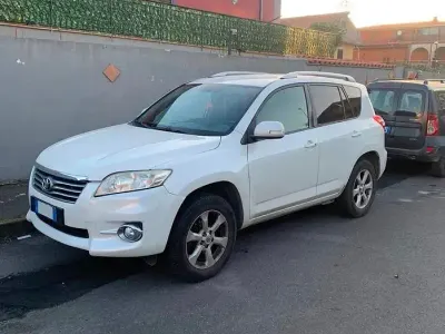 Usata Toyota RAV4 Sol 136 CV (100 kW) 2011 Bianco SUV