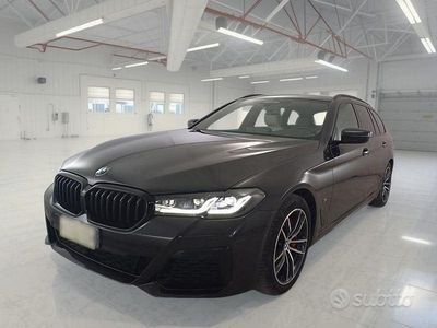 Usata BMW 520 M Sport 190 CV (139 kW) 2023 Grigio Station wagon
