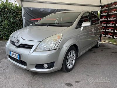 usata Toyota Corolla Verso 2.2 D-4D