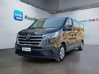 Begagnad Renault Trafic 150 HK (110 kW) 2024 Svart Minibuss