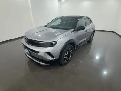 Usata Opel Mokka S 130 CV (95 kW) 2025 Kontrast grey SUV