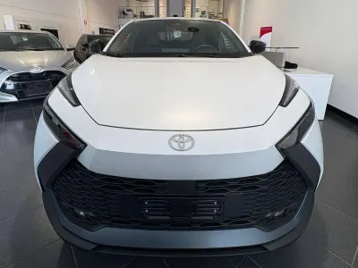 Usata Toyota C-HR Trend 98 CV (72 kW) 2024 Platinum pearl white [089] SUV