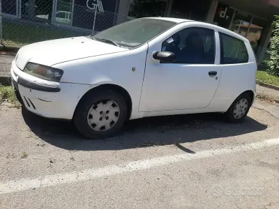 Usata Fiat Punto 80 CV (58 kW) 2003 Utilitaria
