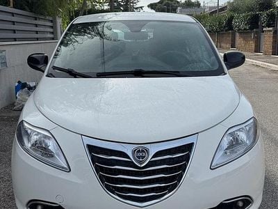 Usata Lancia Ypsilon Silver 69 CV (50 kW) 2011 Bianco Utilitaria