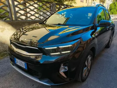 Usata Kia Stonic Style 82 CV (60 kW) 2022 Nero SUV