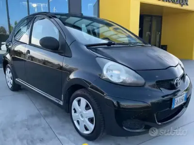 Usata Toyota Aygo 68 CV (50 kW) 2009 Nero Utilitaria