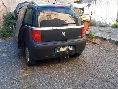 Begagnad Peugeot 1007 2007 Svart Minibuss