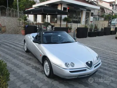 Usata Alfa Romeo Spider 155 CV (114 kW) 1999 Grigio Cabrio