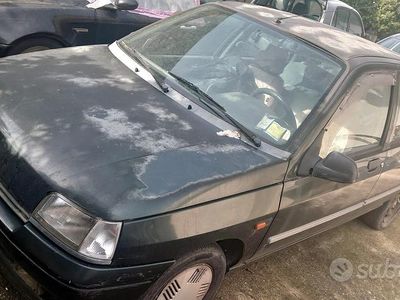 Usata Renault Clio 58 CV (42 kW) 1991 Verde Utilitaria