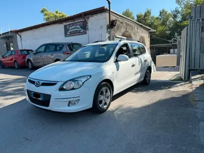 Usata Hyundai i30 108 CV (79 kW) 2010 Bianco Berlina