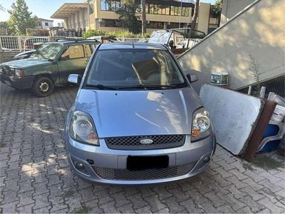 Usata Ford Fiesta Ambiente 75 CV (55 kW) 2007 Utilitaria