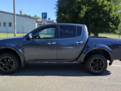 Usata Mitsubishi L200 Intense 136 CV (100 kW) 2007 Blu Pick-up