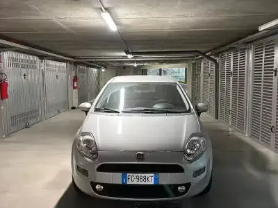 Usata Fiat Grande Punto 69 CV (50 kW) 2015 Grigio Utilitaria