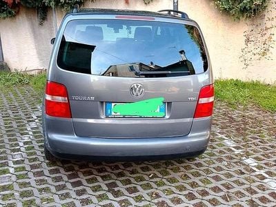 Usata VW Touran Highline 105 CV (77 kW) 2004 Grigio Monovolume