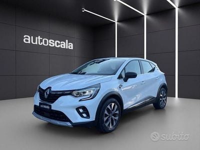 Usata Renault Captur Intens 160 CV (117 kW) 2021 Bianco SUV