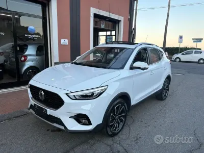 Usata MG ZS Luxury 111 CV (81 kW) 2023 Bianco SUV