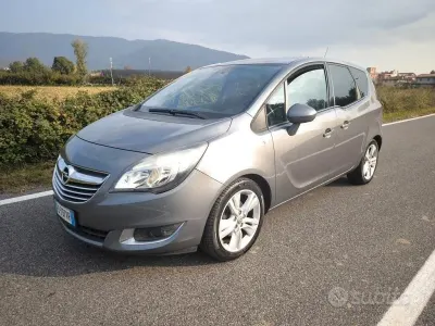 Usata Opel Meriva 120 CV (88 kW) 2016 Grigio Monovolume