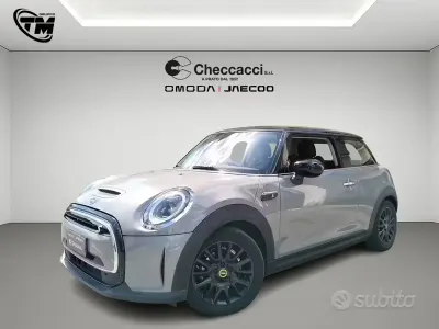 Usata Mini Cooper SE Classic 75 kW (102 CV) 2022 Grigio Utilitaria