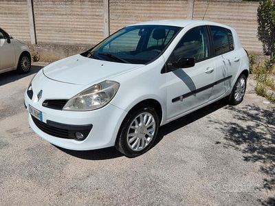 Brugt Renault Clio II 85 HK (62 kW) 2008 Hvid Sedan