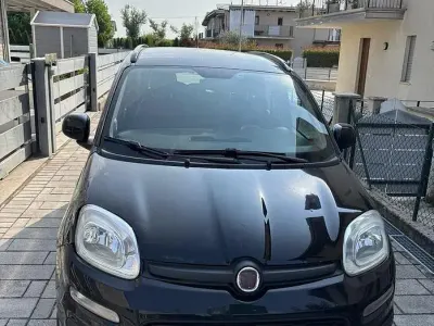Usata Fiat Panda Lounge 69 CV (50 kW) 2014 Nero Utilitaria