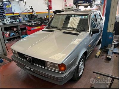Usata Alfa Romeo Giulietta 109 CV (80 kW) 1984 Grigio Berlina