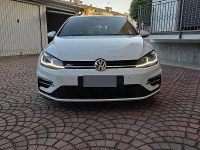 Usata VW Golf VII R-line 150 CV (110 kW) 2018 Bianco Berlina
