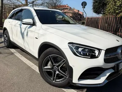 Begagnad Mercedes GLC300e Business 194 HK (142 kW) 2021 Vit Sportkupé
