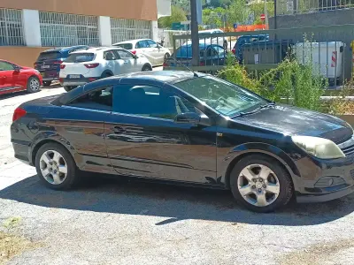 Usata Opel Astra 90 CV (66 kW) 2007 Nero Cabrio