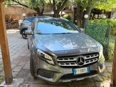 Usata Mercedes GLA200 Premium 136 CV (100 kW) 2019 Grigio SUV