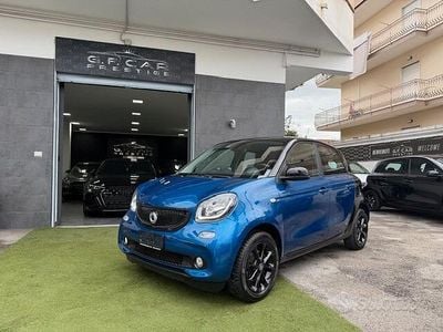 Usata Smart ForFour 70 CV (51 kW) 2016 Blu Utilitaria