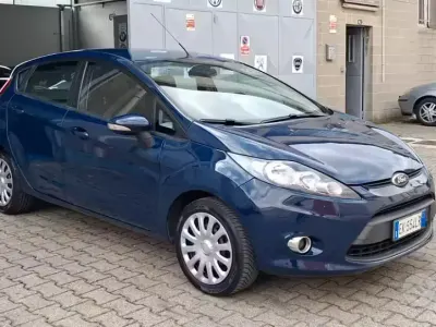 Usata Ford Fiesta 60 CV (44 kW) 2011 Blu/azzurro Berlina