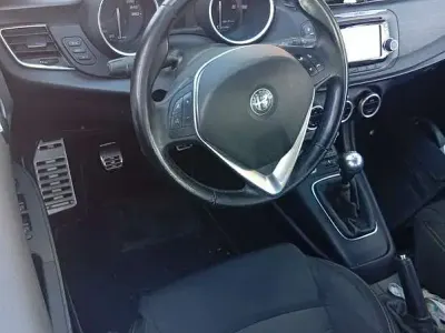Usata Alfa Romeo Giulietta Super 120 CV (88 kW) 2017 Utilitaria
