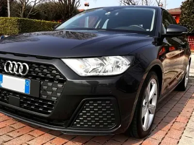 Usata Audi A1 Sportback Admired 110 CV (80 kW) 2021 Grigio Utilitaria