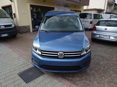 Usata VW Caddy Trendline 102 CV (75 kW) 2018 Blu acapulco Monovolume