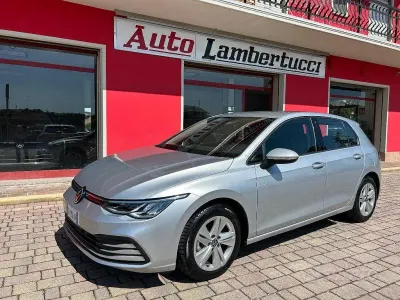 Usata VW Golf VIII Life 131 CV (96 kW) 2022 Grigio Berlina