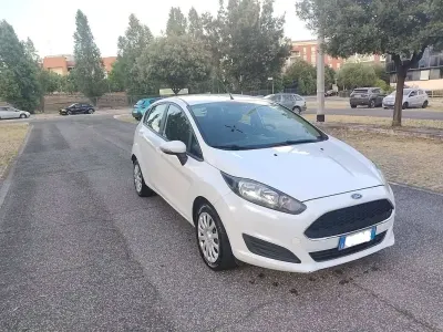 Usata Ford Fiesta 95 CV (69 kW) 2017 Bianco Utilitaria
