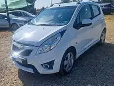 Usata Chevrolet Spark 81 CV (59 kW) 2010 Bianco Utilitaria