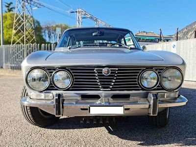 Usata Alfa Romeo 2000 131 CV (96 kW) 1972 Argento Coupé