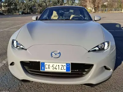 Usata Mazda MX5 Kazari 132 CV (97 kW) 2025 Argento Cabrio