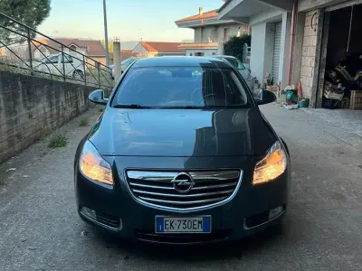 Usata Opel Insignia 160 CV (117 kW) 2011 Grigio Berlina