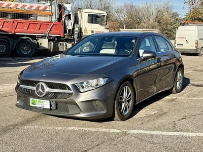 Grigio Usata 2020 Mercedes A180 Business Berlina | 17.500 € (Buon prezzo)
