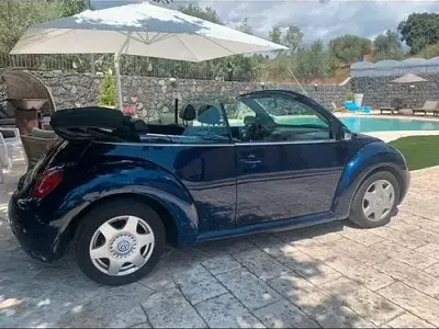 Usata VW New Beetle 102 CV (75 kW) 2006 Blu Utilitaria