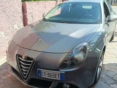 Usata Alfa Romeo Giulietta Progression 120 CV (88 kW) 2015 Grigio Utilitaria