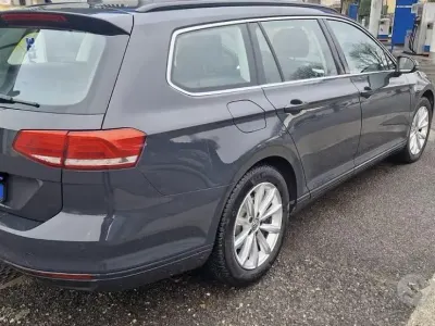 Usata VW Passat 120 CV (88 kW) 2019 Grigio Station wagon