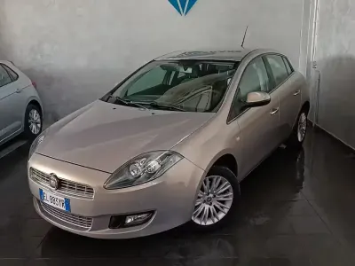 Usata Fiat Bravo Emotion 120 CV (88 kW) 2012 Marrone Utilitaria