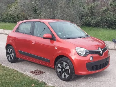Usata Renault Twingo Experience 69 CV (50 kW) 2016 Rosso Utilitaria