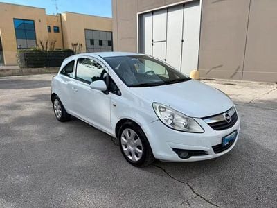 Usata Opel Corsa 80 CV (58 kW) 2008 Bianco Utilitaria