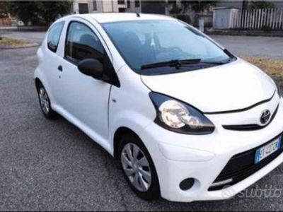 usata Toyota Aygo 1.0 Benz neopatentati anno 2014